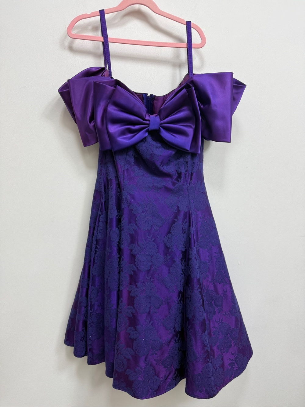 Breakin’ Loose Lace Party Dress, EUC